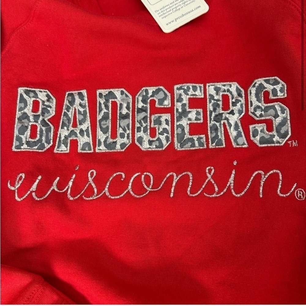 Wisconsin Badgers Sweatshirt - Picture 2 of 6